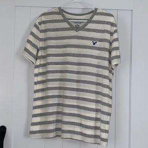 Men’s American Eagle V-Neck